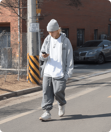 남성 인플루언서의 광고 게시물 요약 카드